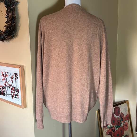 JOS A BANK Size Large V-neck Pullover Sweater Classic Khaki Tan Cashmere $198 - Picture 5 of 11